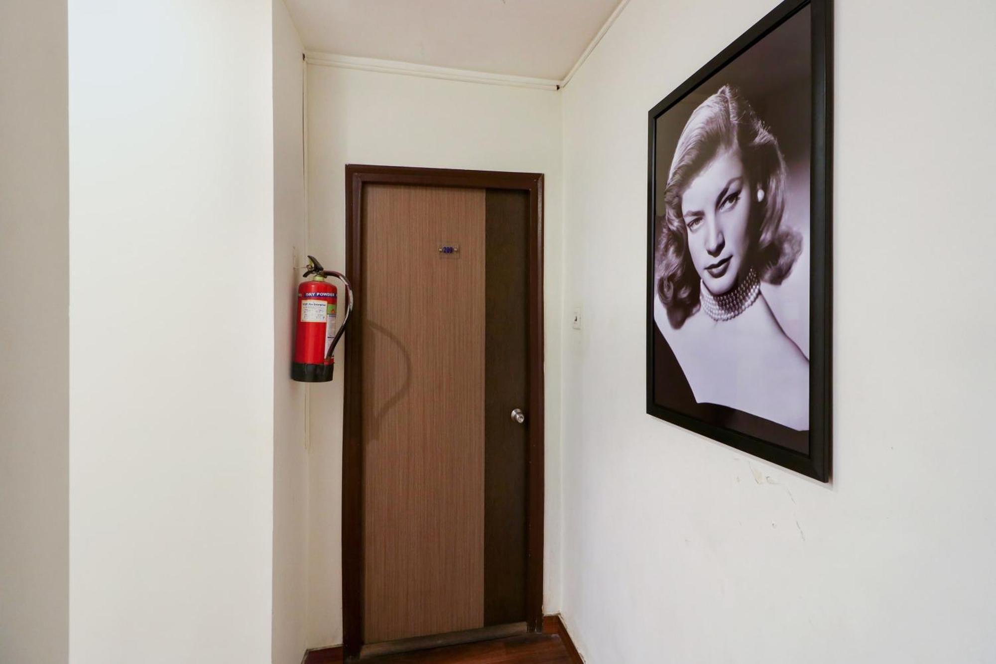 Oyo Flagship 1805 Hotel Star Delight Panchuria ภายนอก รูปภาพ