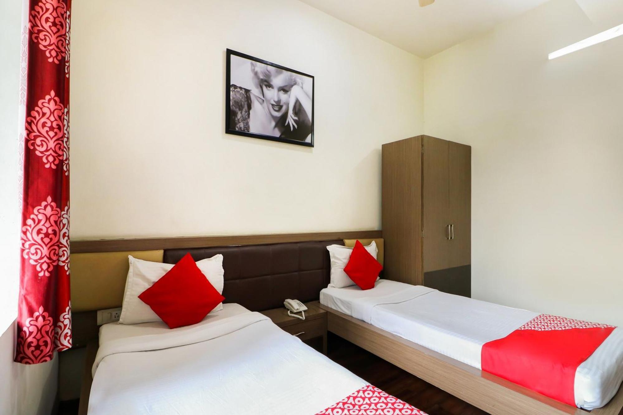 Oyo Flagship 1805 Hotel Star Delight Panchuria ภายนอก รูปภาพ