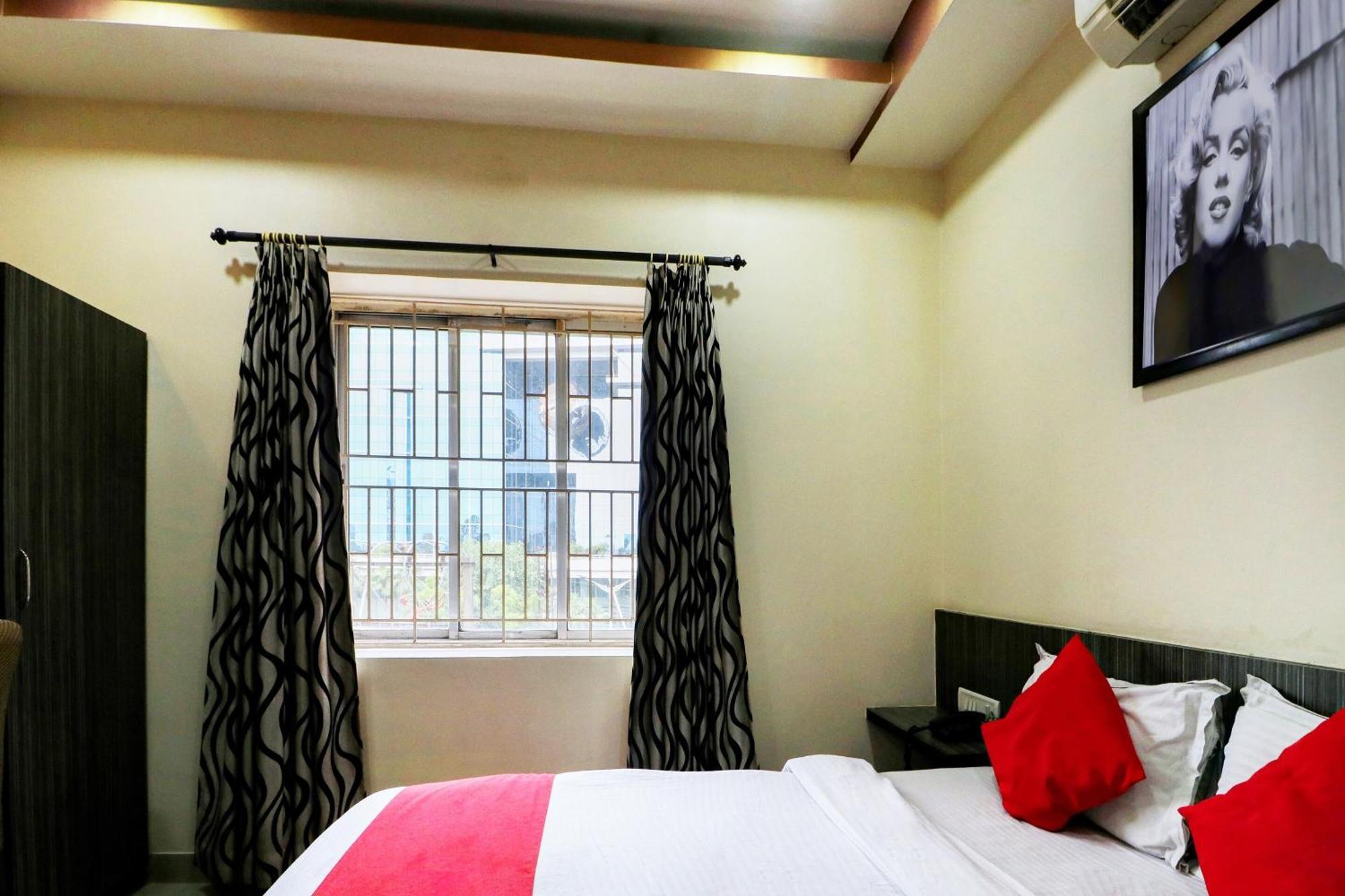 Oyo Flagship 1805 Hotel Star Delight Panchuria ภายนอก รูปภาพ